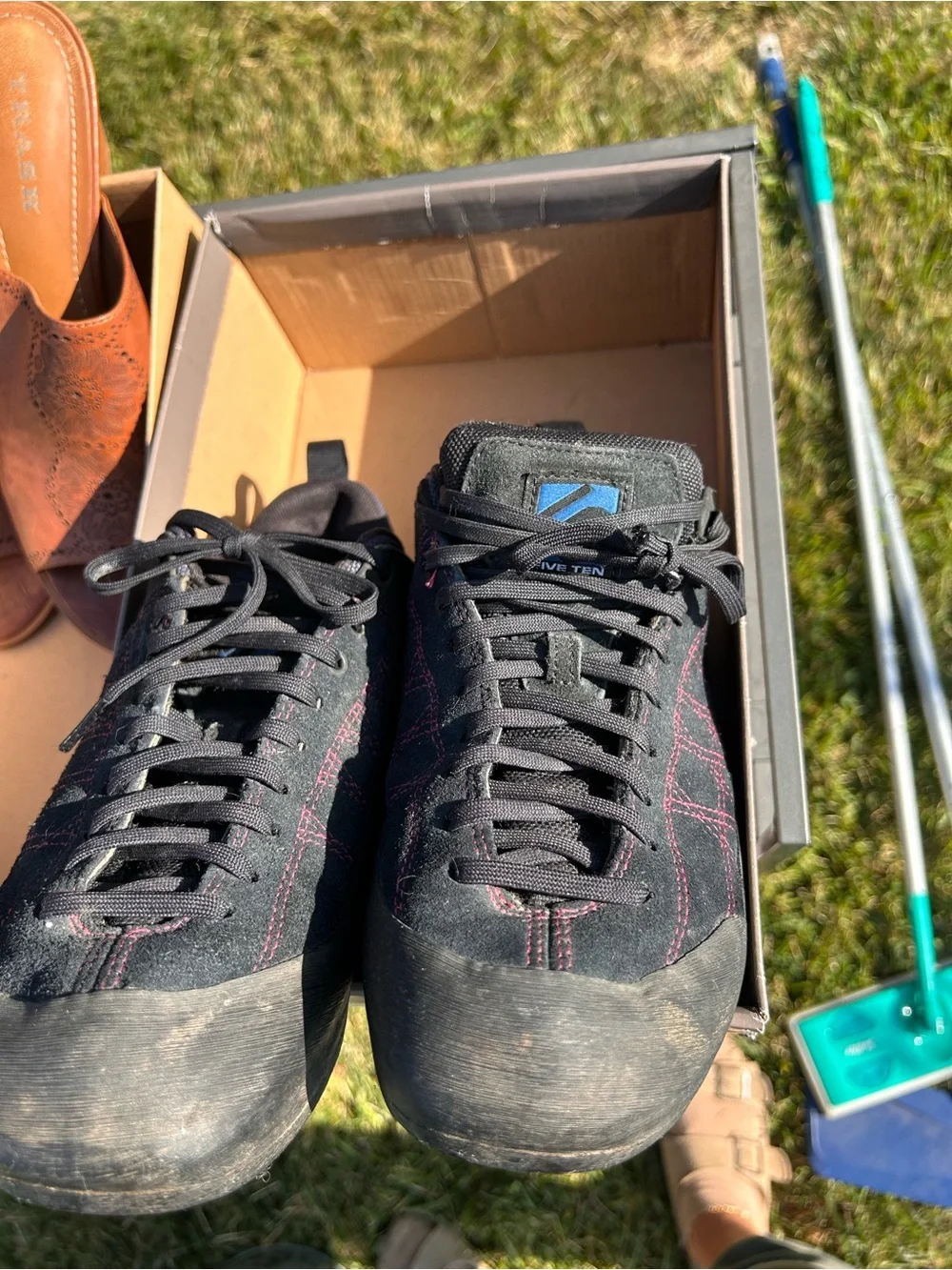 Women’s Black Lace-Up Trail Running Mountain Shoes